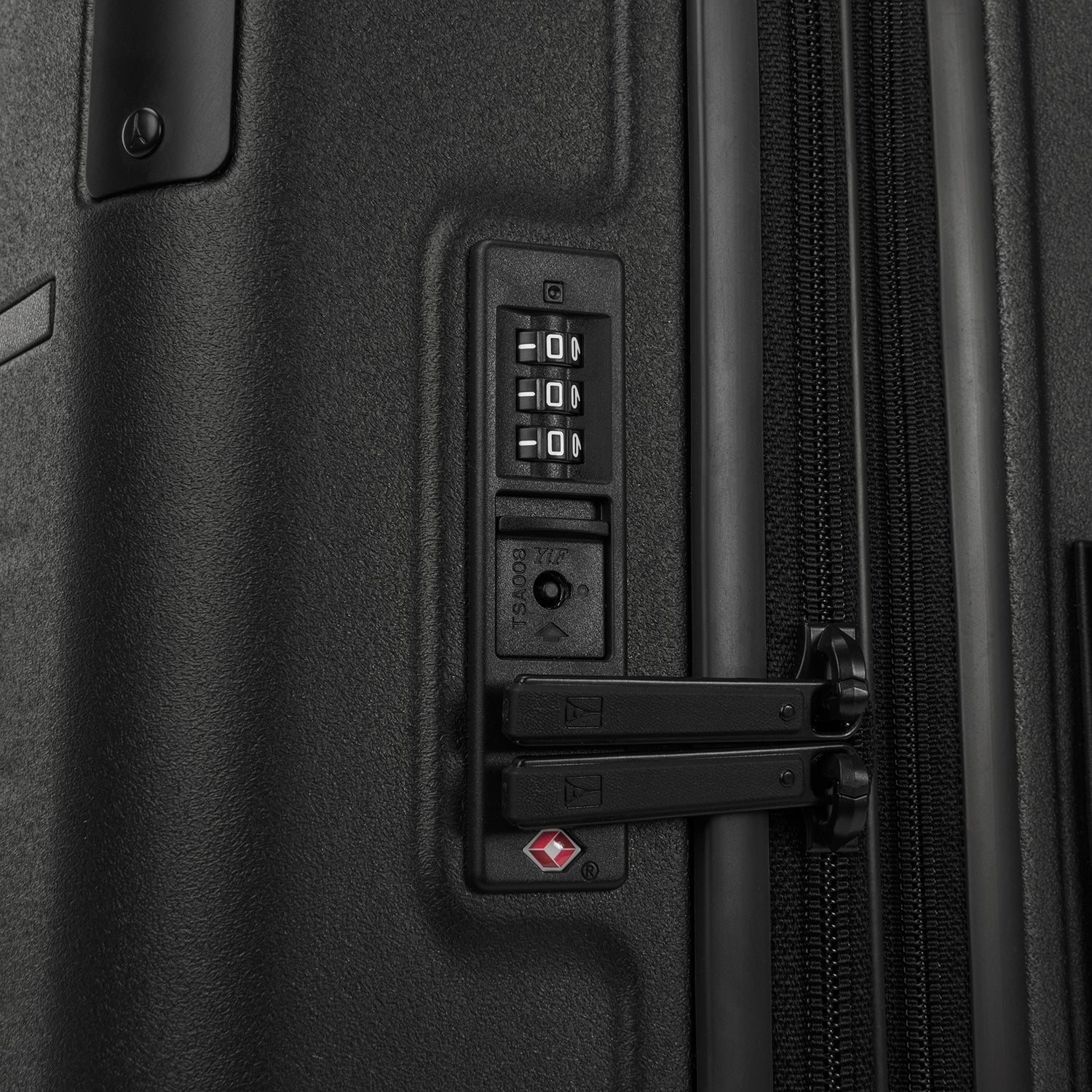 Platinum® Elite Medium Check-In Hardside Spinner